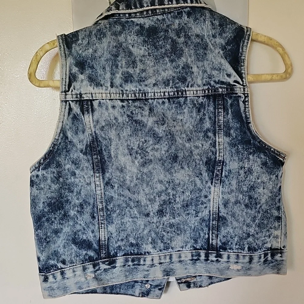 Amethyst Jeans Blue Denim Vest. Size Large. - Picture 5 of 6